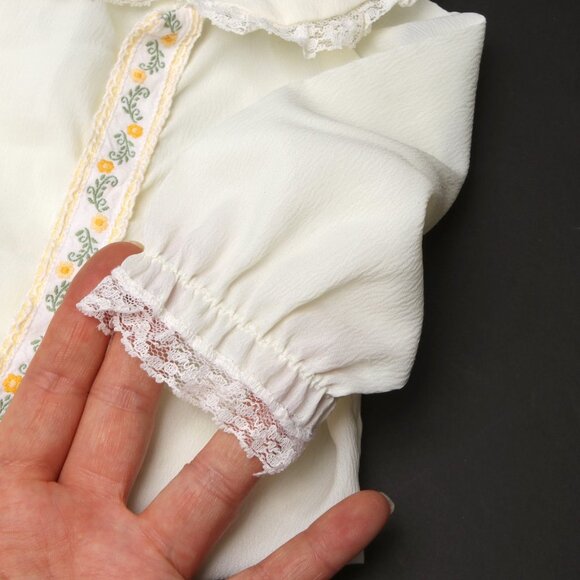 Vintage SEARS Baby Onesie Romper Sleeper Clothing Poly Cream Lace Buttons 1970s - Picture 3 of 8